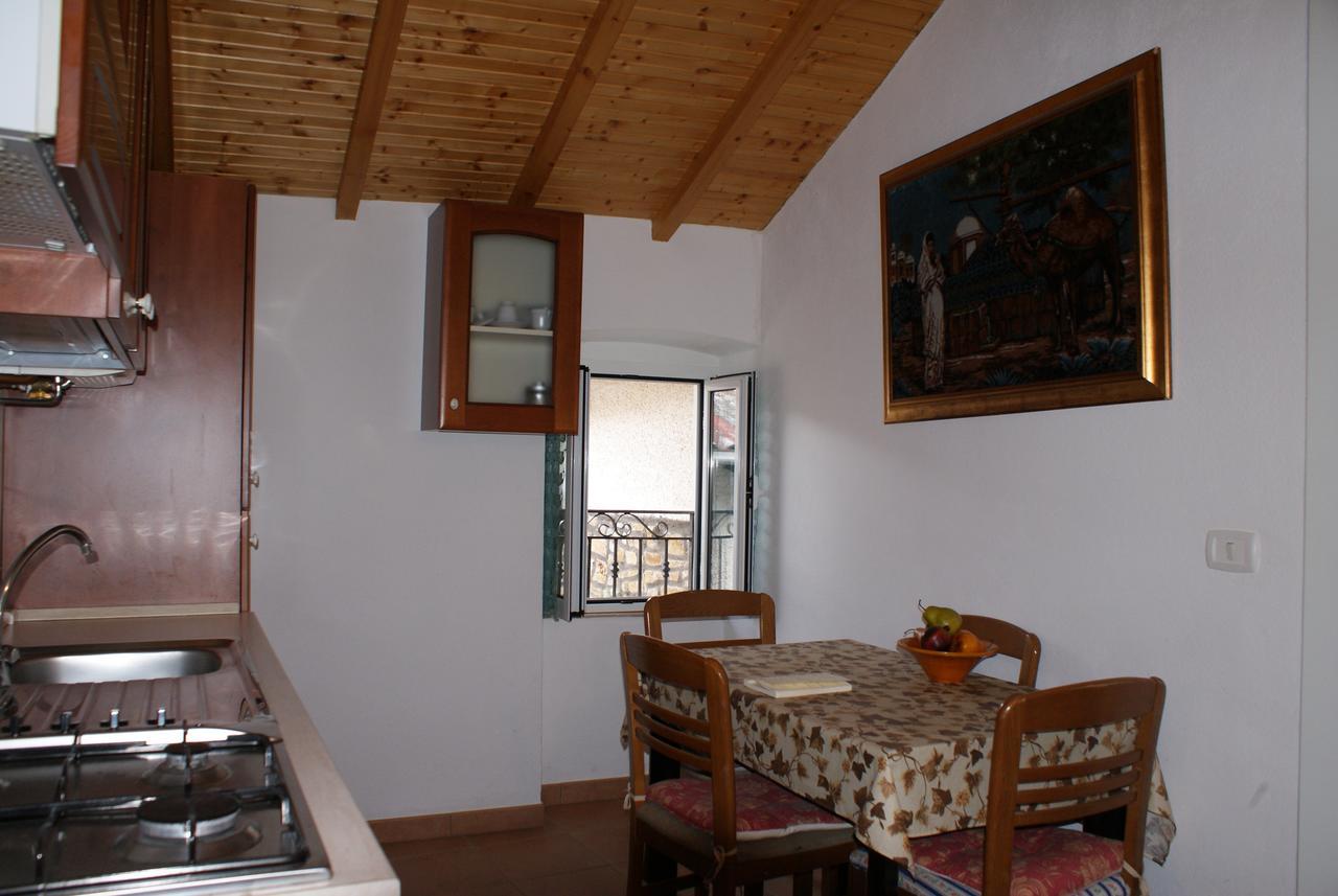 Antico Castello Bed and Breakfast Σεμπόργκα Δωμάτιο φωτογραφία